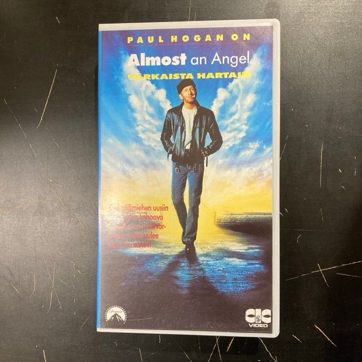 Almost An Angel - varkaista hartain VHS (VG+/M-) -komedia-